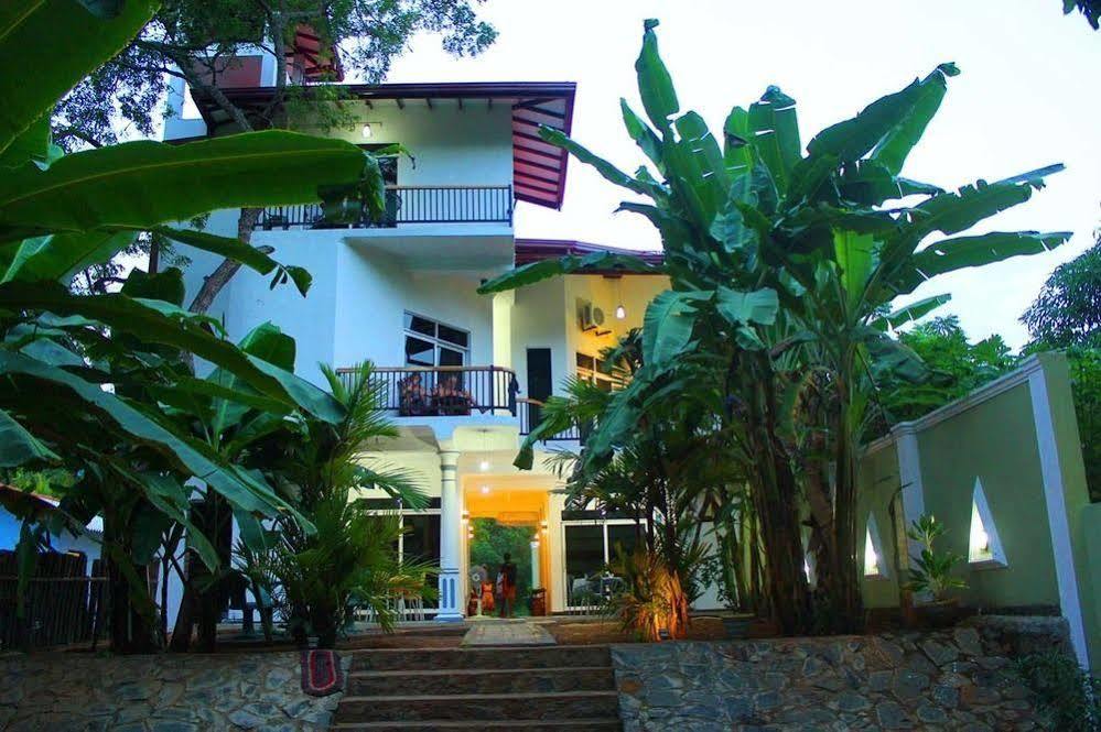 Hotel River Front Tissamaharama Exterior photo