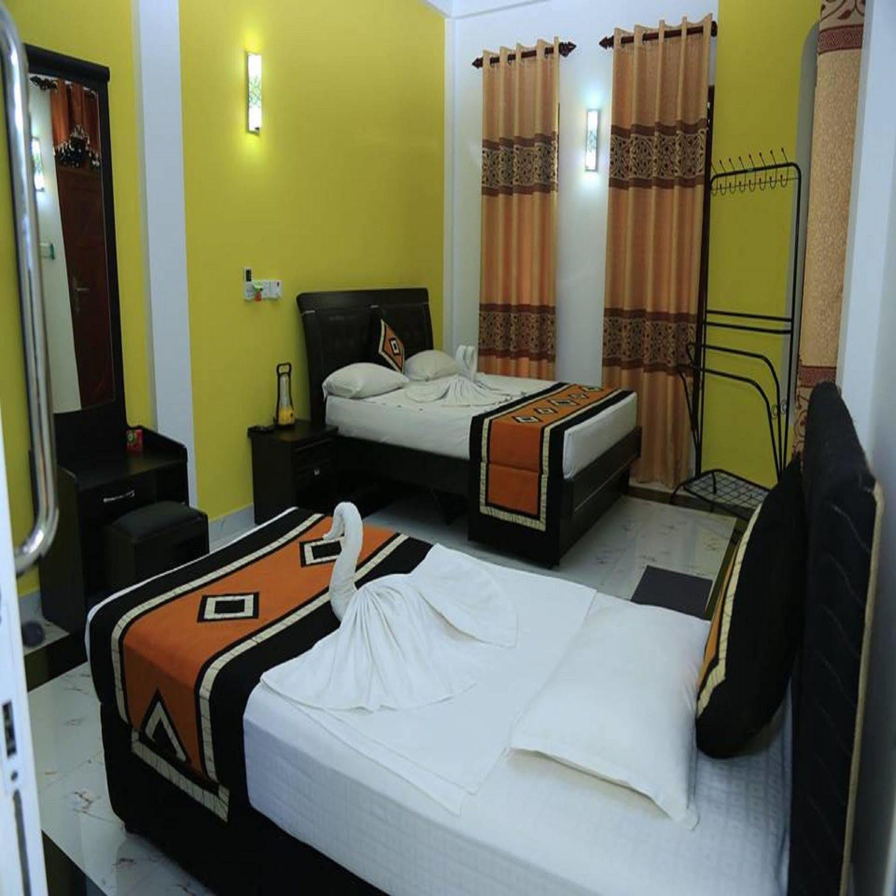 Hotel River Front Tissamaharama Exterior photo