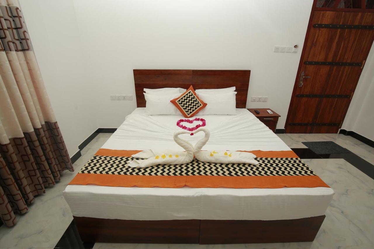 Hotel River Front Tissamaharama Exterior photo