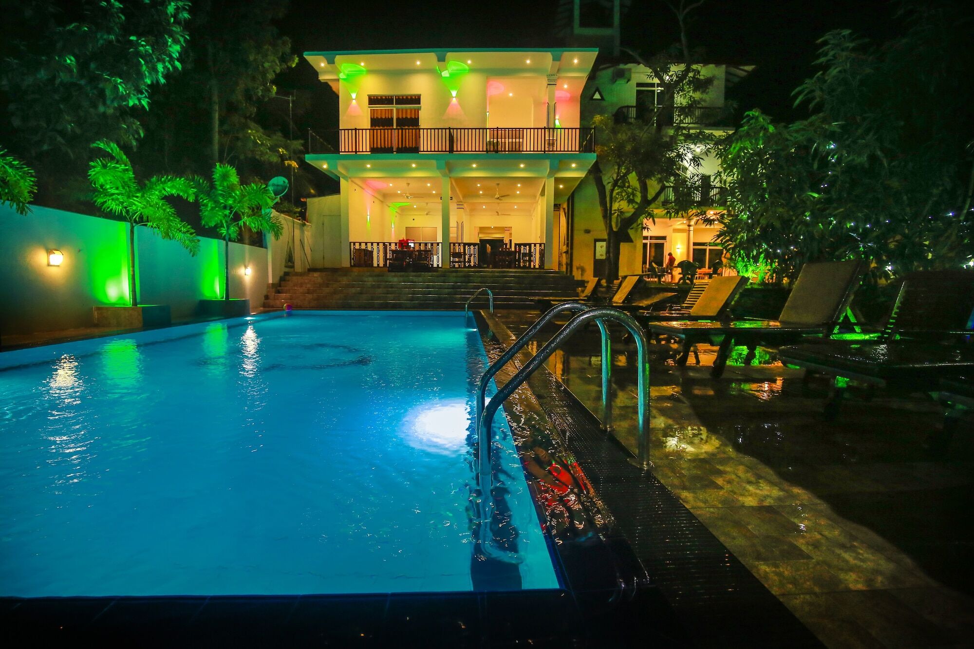 Hotel River Front Tissamaharama Exterior photo